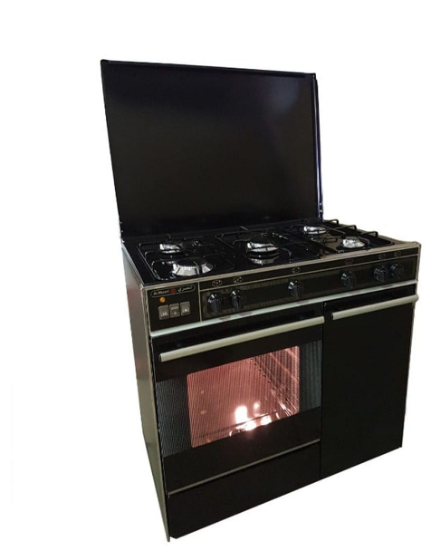 Picture of Stove with large gas oven 5 burners